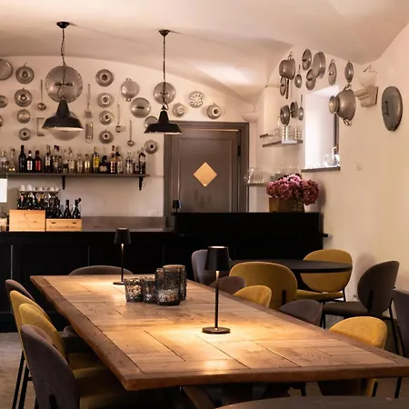 Castello Di Hotel