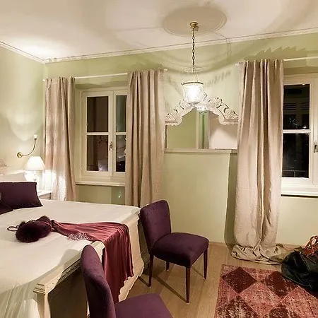 Castello Di Hotel