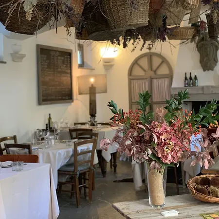 Ξενοδοχείο Castello Di 4*