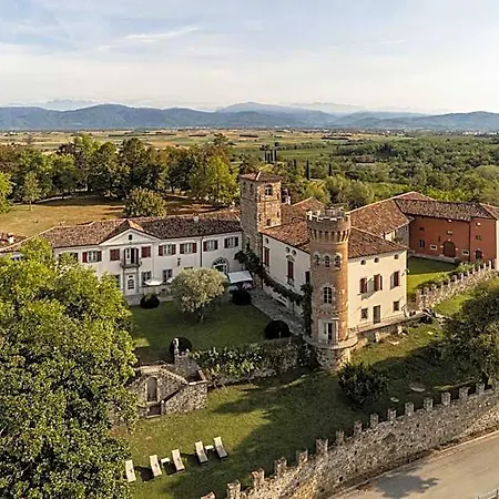Castello Di מלון 4*