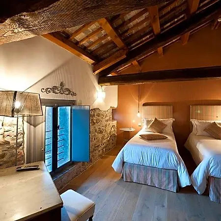 מלון Castello Di 4*