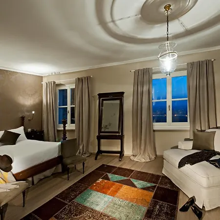 Castello Di Hotel